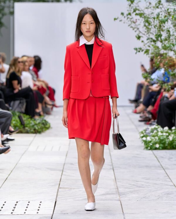 https://www.instagram.com/michaelkors/