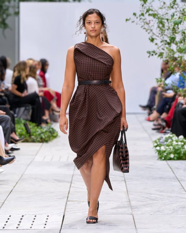 https://www.instagram.com/michaelkors/