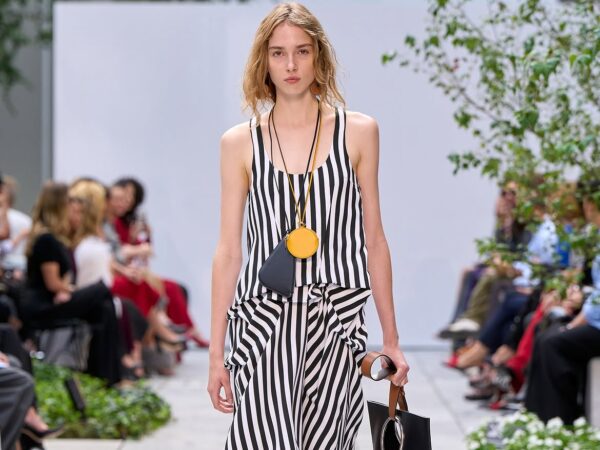 Ο Michael Kors φέρνει το πνεύμα της Νέας Υόρκης και της Pop Art στην πασαρέλα για την Άνοιξη 2027
