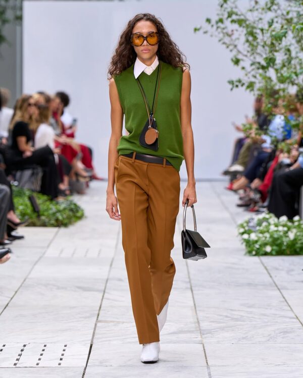 https://www.instagram.com/michaelkors/