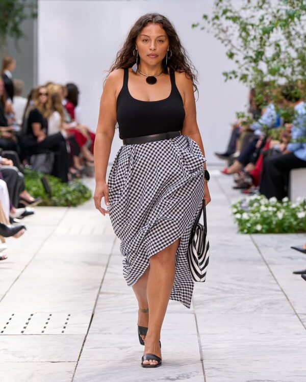 https://www.instagram.com/michaelkors/