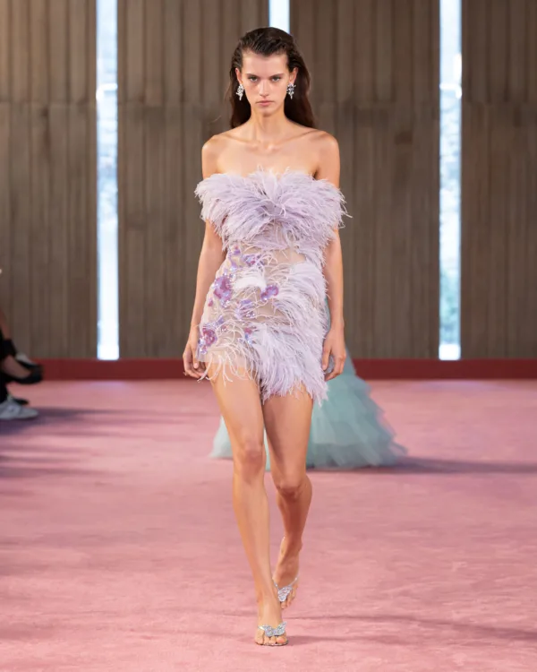 https://www.instagram.com/blumarine/?hl=el