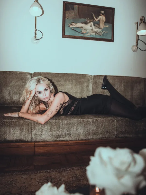 https://www.instagram.com/miley/