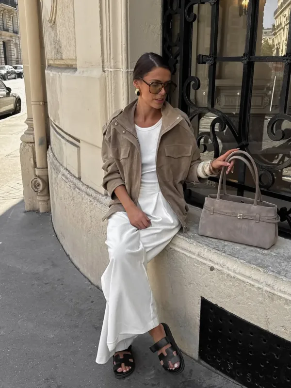 minimal_suede_outfit