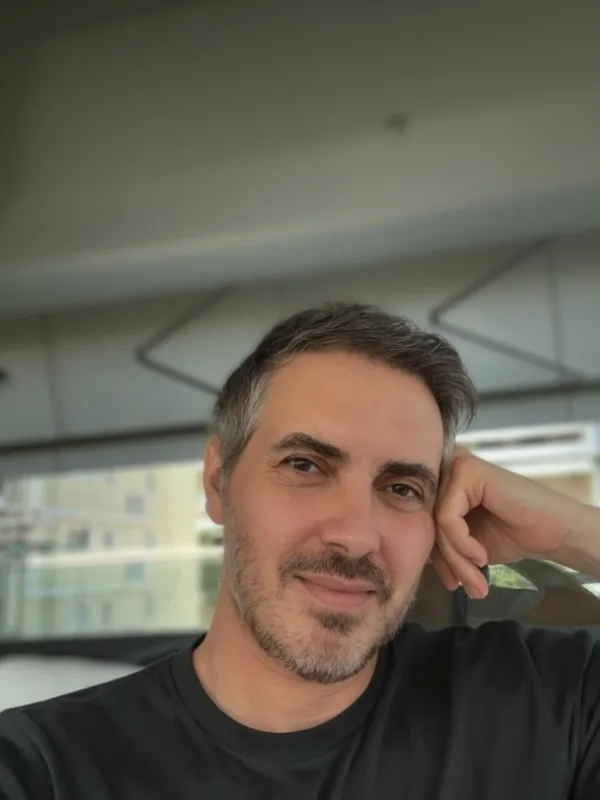 mixalis_xatzigiannis_podosfairo