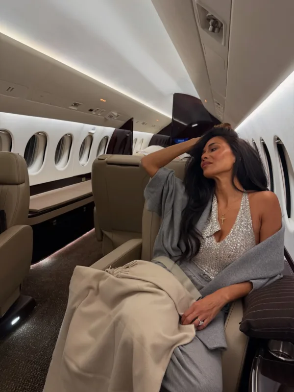 https://www.instagram.com/nicolescherzinger/