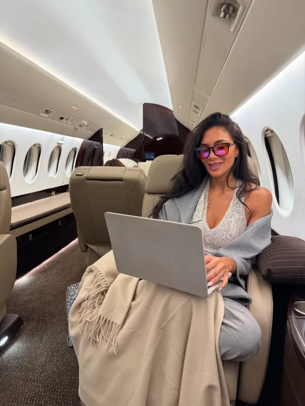 https://www.instagram.com/nicolescherzinger/