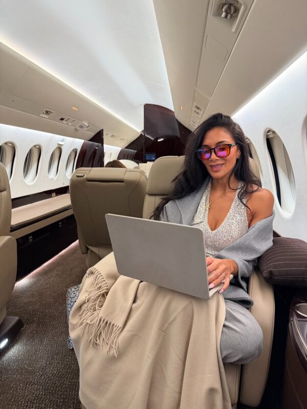 https://www.instagram.com/nicolescherzinger/