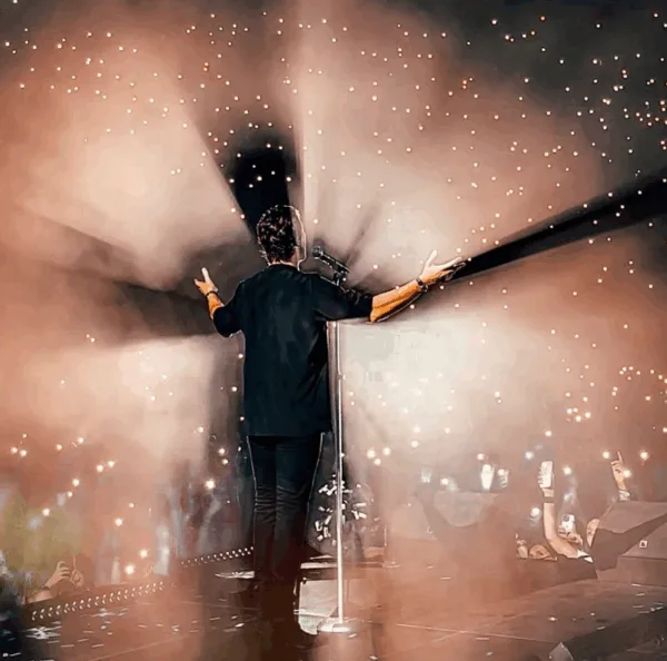https://www.instagram.com/nikos_oikonomopoulos_official