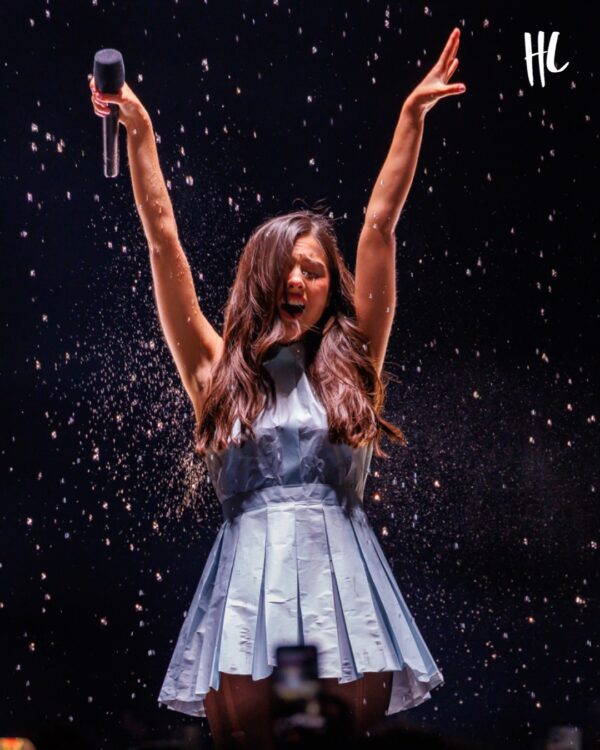 https://www.instagram.com/hollywoodlife/