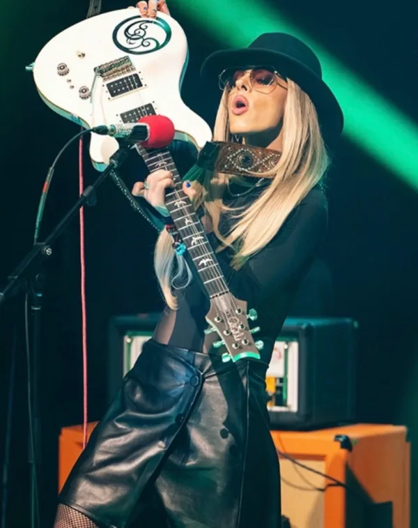 https://www.instagram.com/iamorianthi/