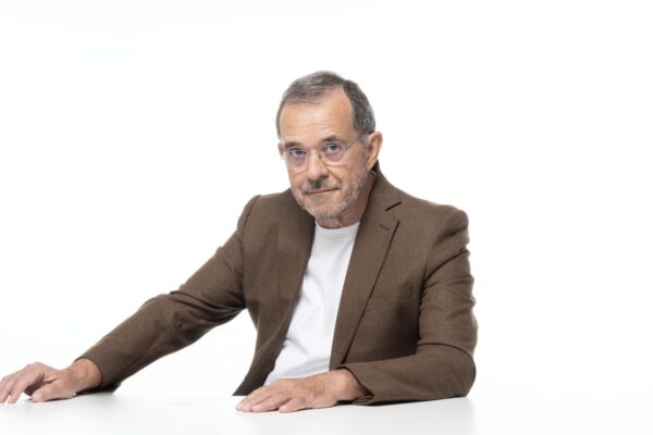 Το MEGA ανακοινώνει την έναρξη της συνεργασίας του με τον Παύλο Τσίμα