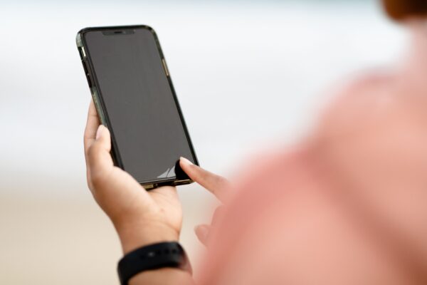 «Digital decluttering»: Η νέα τάση που βάζει τάξη στην ψηφιακή σου ζωή