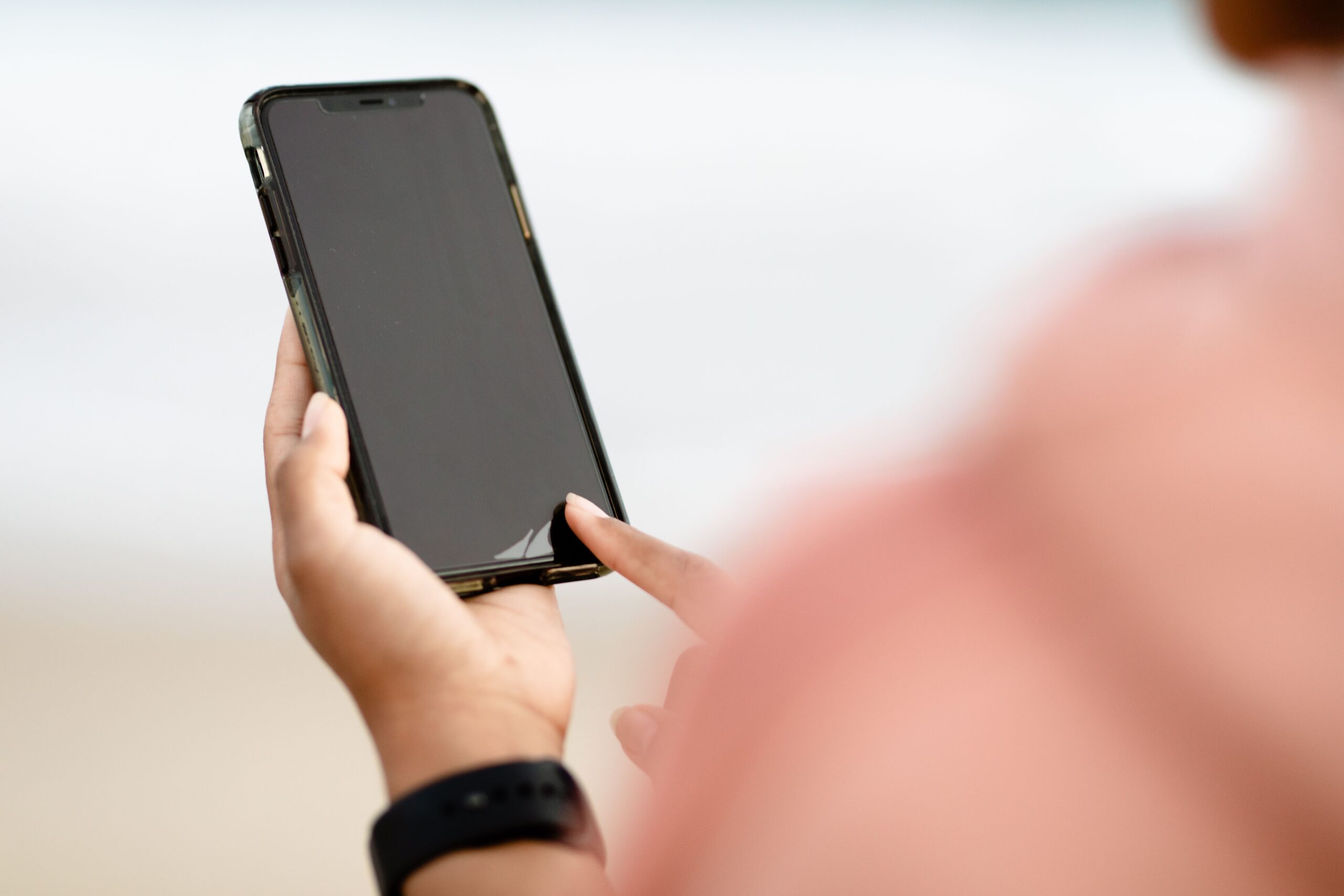 «Digital decluttering»: Η νέα τάση που βάζει τάξη στην ψηφιακή σου ζωή