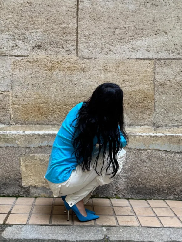 pop_of_blue_outfit