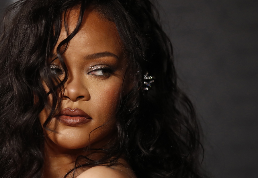 Η Rihanna έκλεψε τις εντυπώσεις στο Παρίσι: Το ανατρεπτικό style στην Εβδομάδα Μόδας που τράβηξε τα βλέμματα