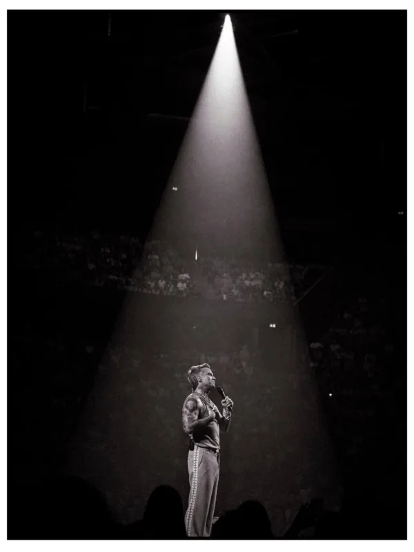 https://www.instagram.com/robbiewilliams/