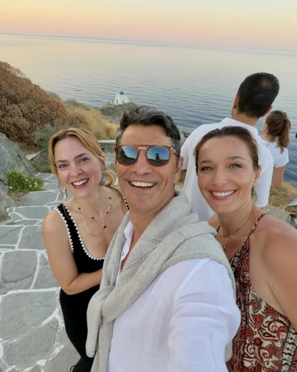 https://www.instagram.com/sakisrouvas/