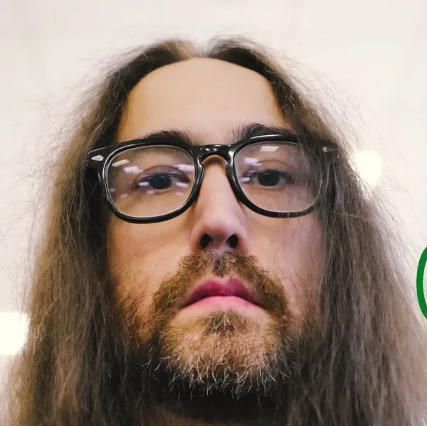 https://www.instagram.com/sean_ono_lennon/