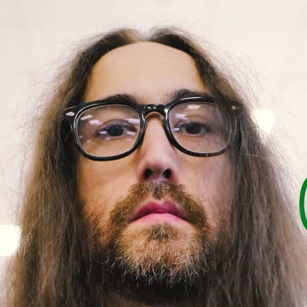 https://www.instagram.com/sean_ono_lennon/