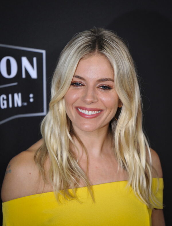 Sienna Miller: Η σπάνια δημόσια εμφάνιση με την κόρη της Marlowe