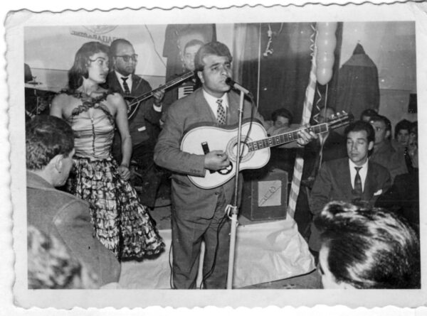 Στέλιος Καζαντζίδης: 25 χρόνια χωρίς τη «φωνή του λαού» που συνεχίζει να συγκινεί γενιές