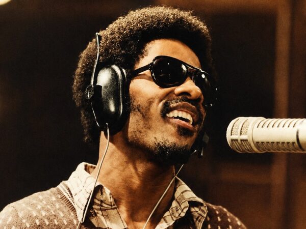 Stevie Wonder: 50 χρόνια μετά, φέρνει στο φως 4 ακυκλοφόρητα τραγούδια από το «Songs in the key of life»