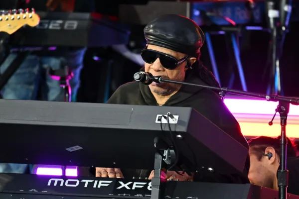 stevie_wonder_sinaylia