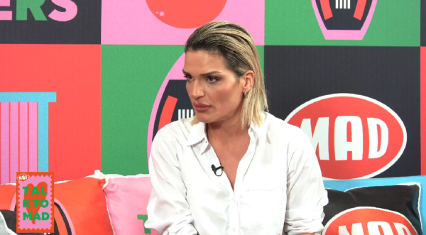 H Γιώτα Βοζίκη στο Talk to Mad: «Δεν μπήκα ποτέ σε καλούπι, θέλω να είμαι ο εαυτός μου»