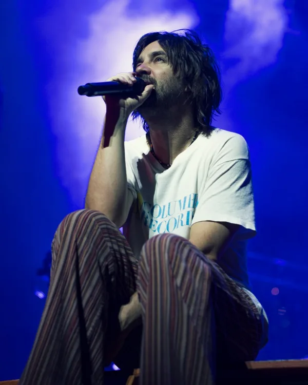 https://www.instagram.com/tameimpala/