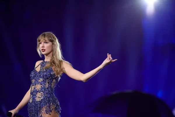 https://www.instagram.com/taylorswift/