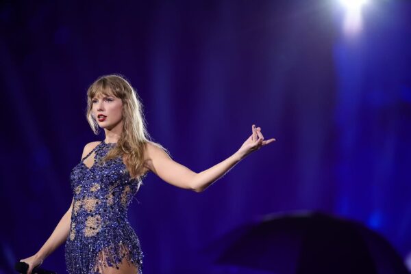 https://www.instagram.com/taylorswift/