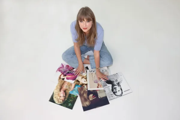https://www.instagram.com/taylorswift/