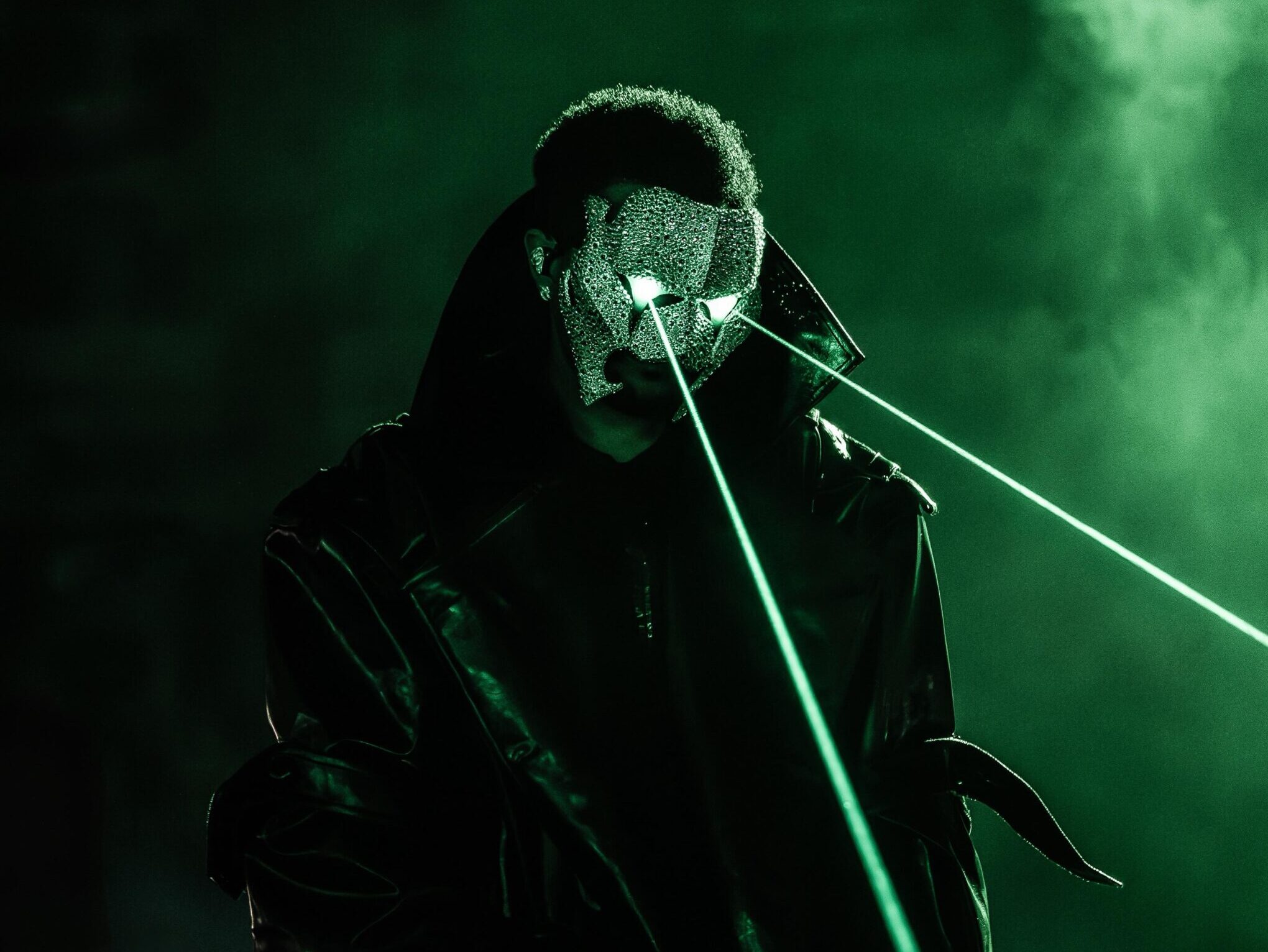 Η νέα μάσκα του The Weeknd έκλεψε την παράσταση στην Ιαπωνία – Δες το ανατρεπτικό του look