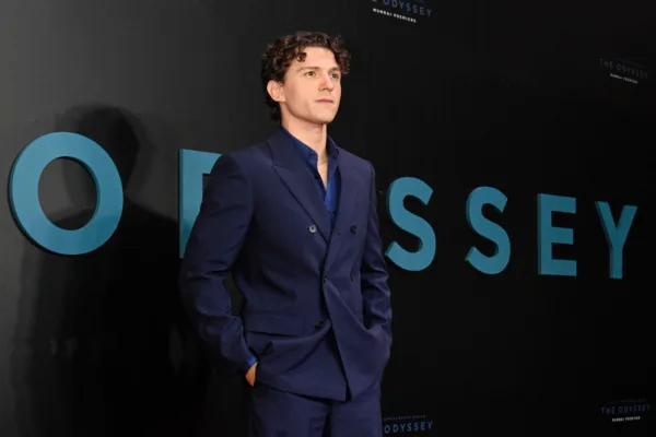 https://www.instagram.com/tomholland2013/
