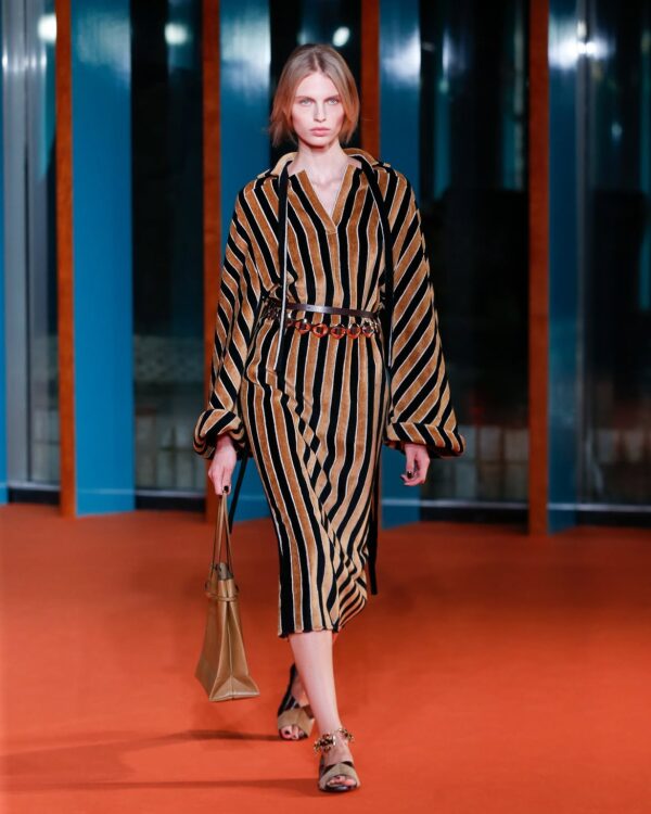 https://www.instagram.com/toryburch/