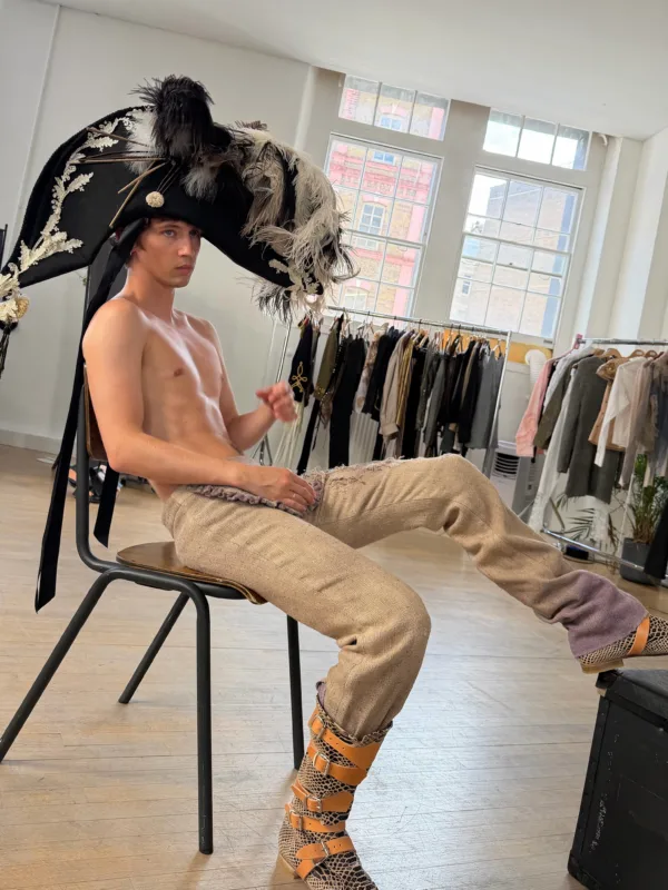 https://www.instagram.com/troyesivan/