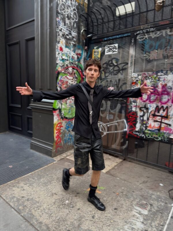 https://www.instagram.com/troyesivan/
