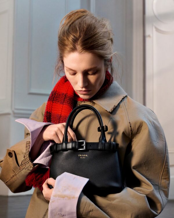 https://www.instagram.com/prada/?hl=el