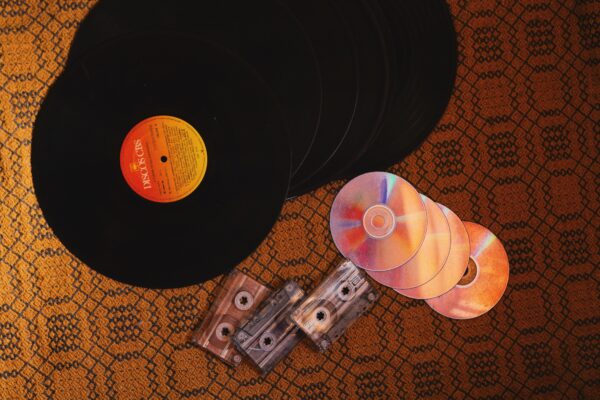 Τα 10 B-Sides που «έθαψαν» τα singles τους και άλλαξαν τη μουσική ιστορία