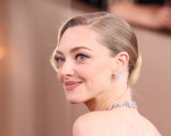«Νιώθω άβολα»: Η Amanda Seyfried αποκάλυψε γιατί απορρίπτει ρόλους με ερωτικές σκηνές