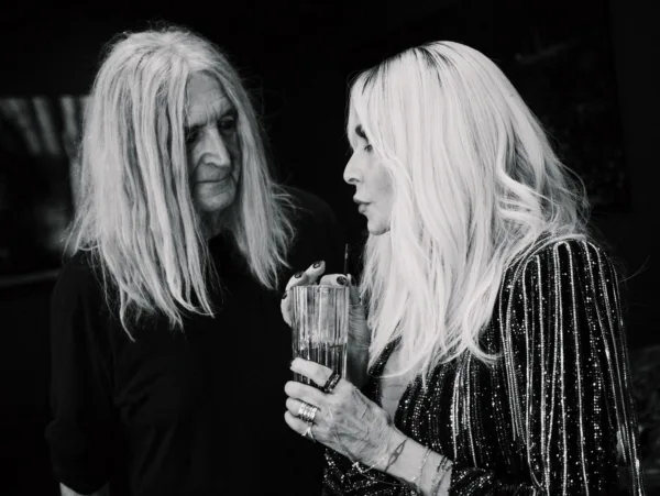 https://www.instagram.com/annavissiofficial/