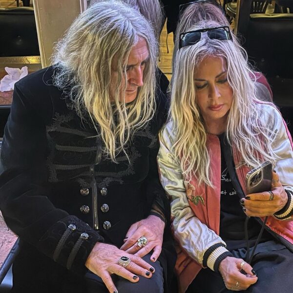 https://www.instagram.com/annavissiofficial