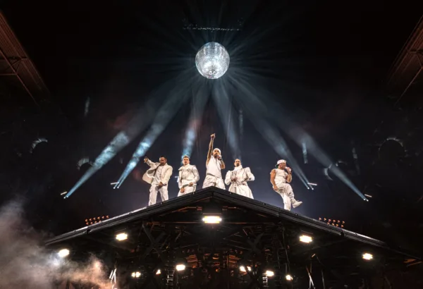 https://www.instagram.com/backstreetboys/