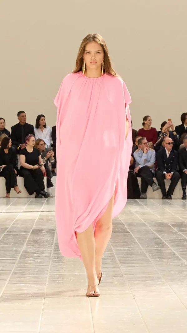 https://www.instagram.com/balenciaga/