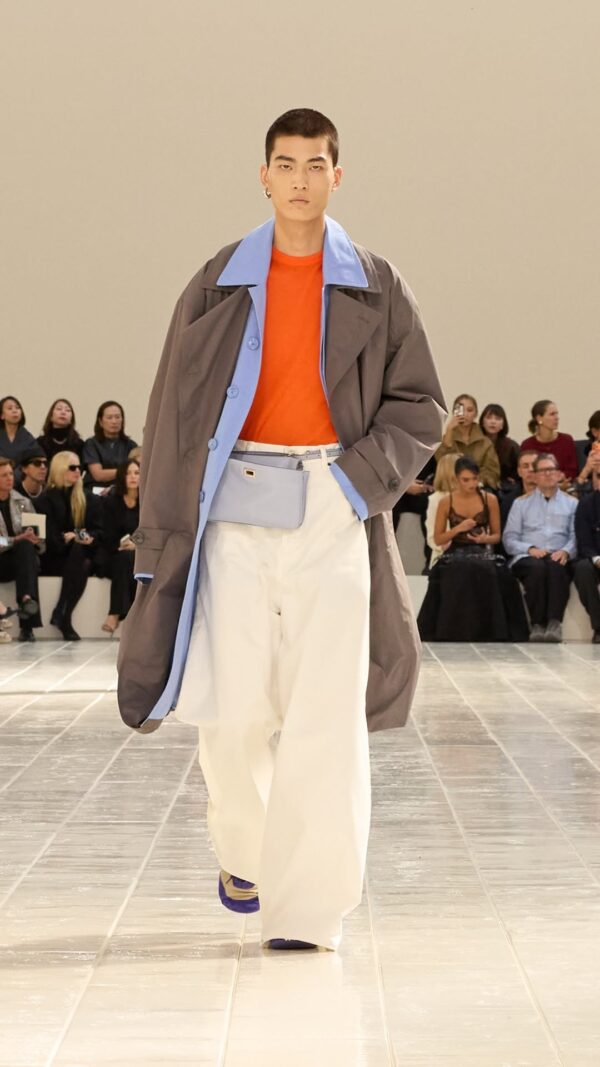 https://www.instagram.com/balenciaga/