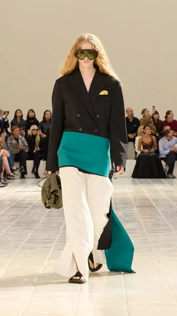 https://www.instagram.com/balenciaga/