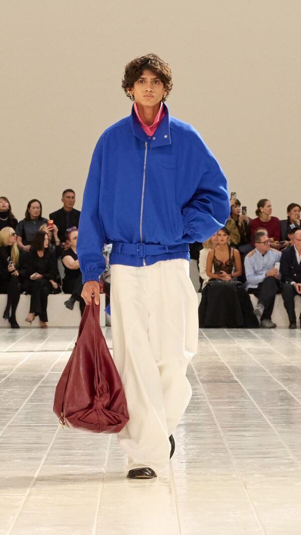https://www.instagram.com/balenciaga/