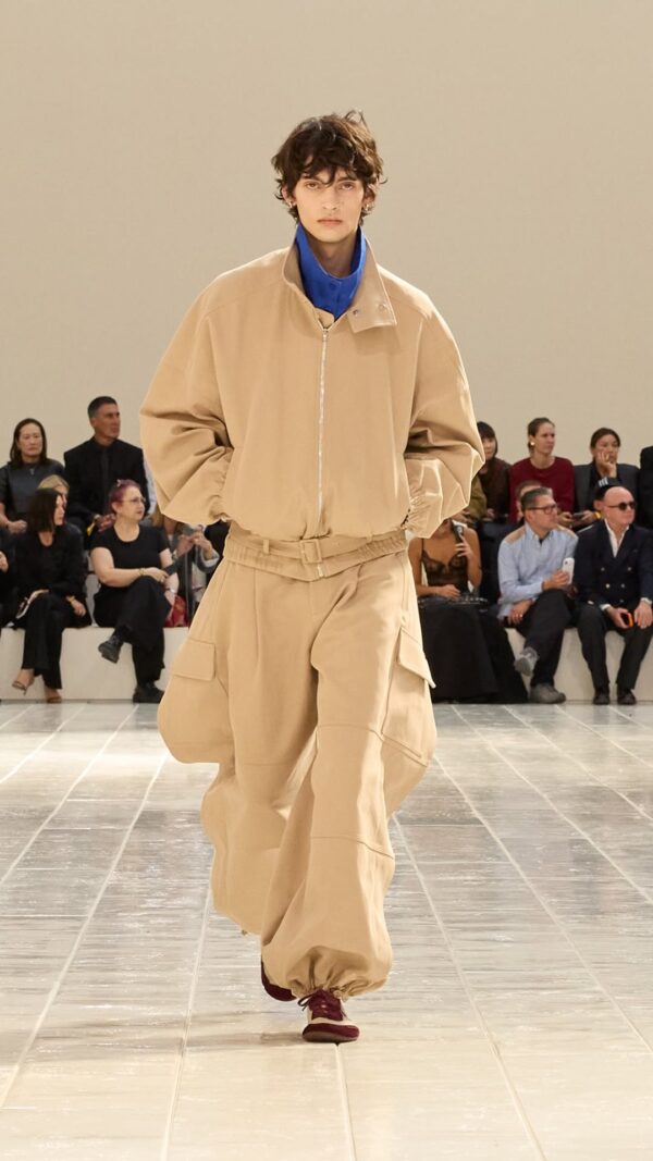 https://www.instagram.com/balenciaga/