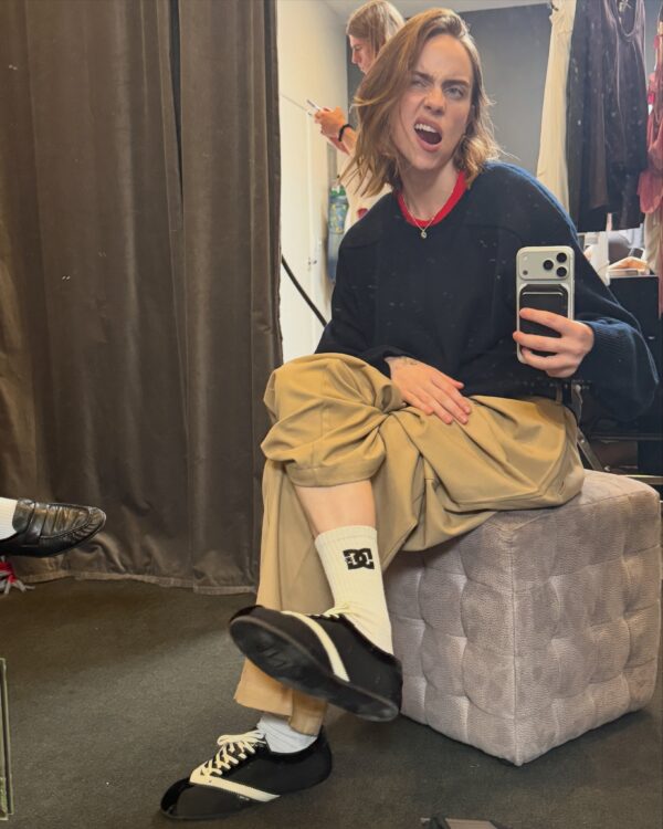 https://www.instagram.com/billieeilish/